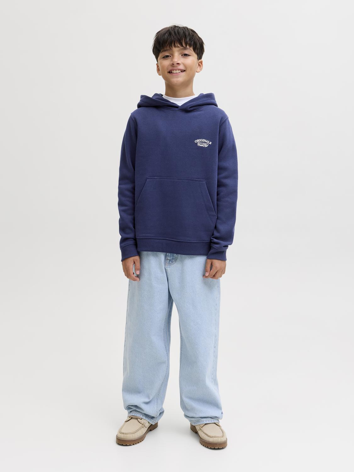 model_shot-front_full